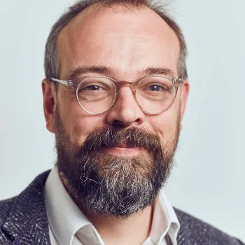 Dr Felix Greaves